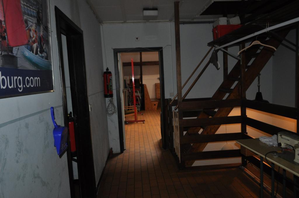 הוסטל Kinrooi Sailcenter Limburg מראה חיצוני תמונה
