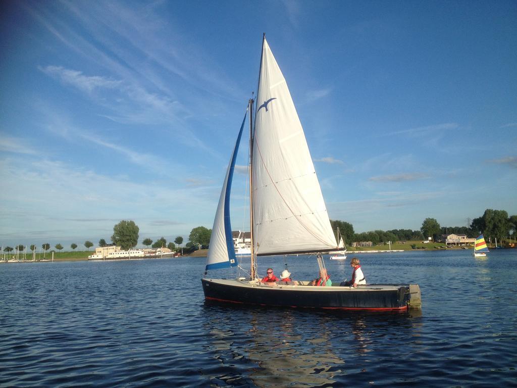 הוסטל Kinrooi Sailcenter Limburg מראה חיצוני תמונה