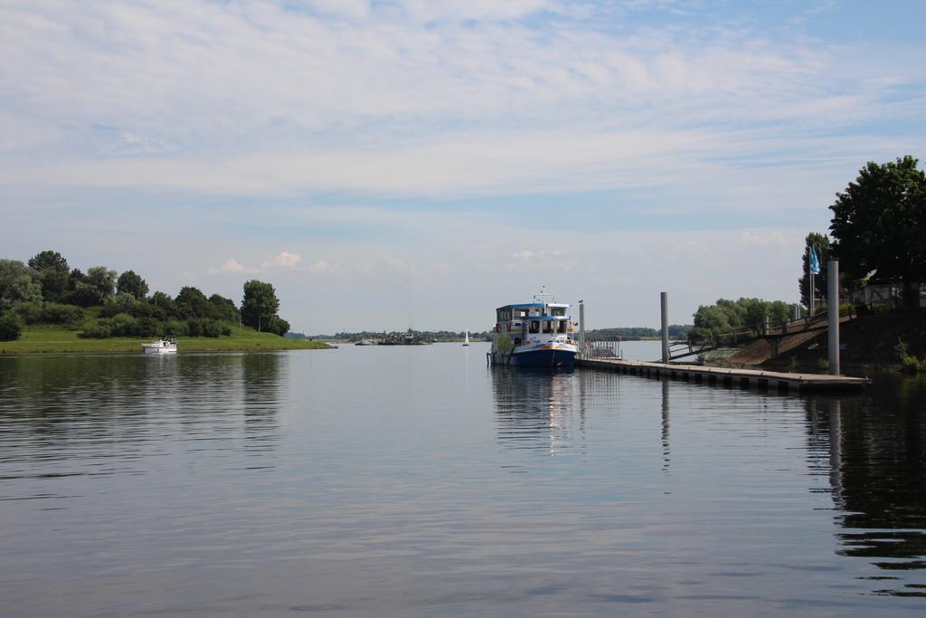הוסטל Kinrooi Sailcenter Limburg מראה חיצוני תמונה