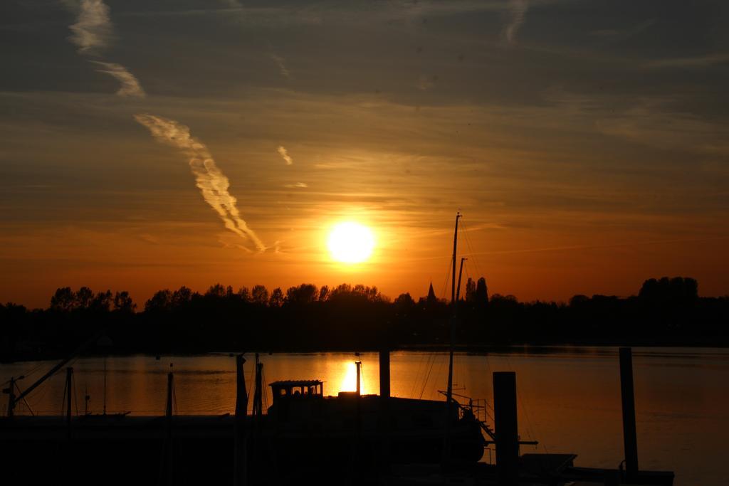 הוסטל Kinrooi Sailcenter Limburg מראה חיצוני תמונה