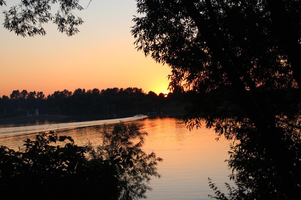 הוסטל Kinrooi Sailcenter Limburg מראה חיצוני תמונה