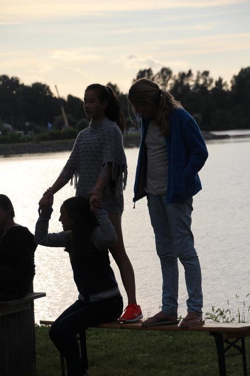 הוסטל Kinrooi Sailcenter Limburg מראה חיצוני תמונה