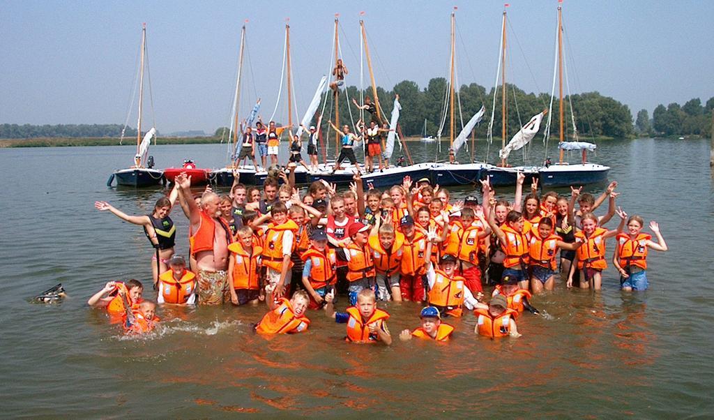 הוסטל Kinrooi Sailcenter Limburg מראה חיצוני תמונה